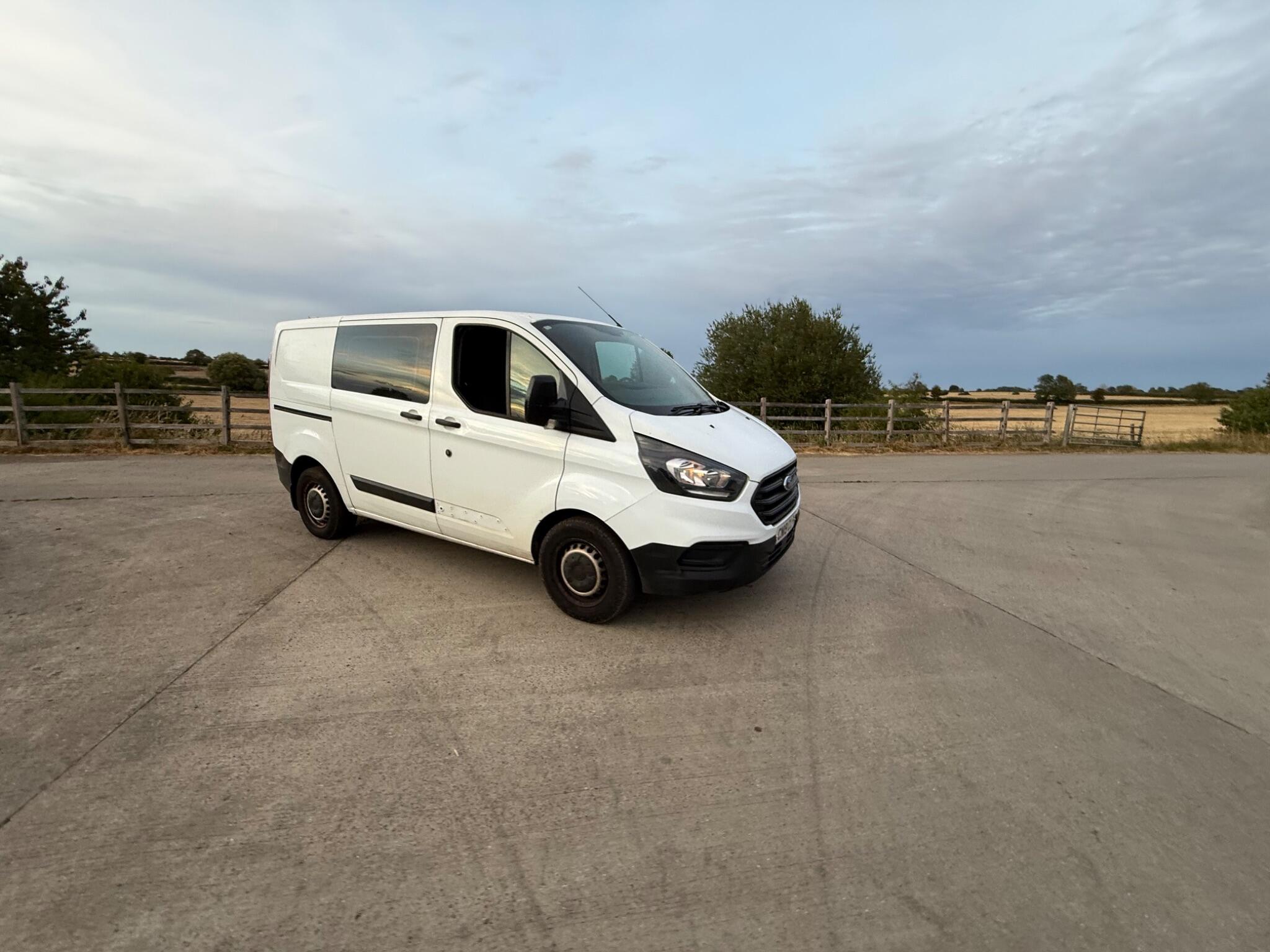 Ford Transit Custom 2.0 320 EcoBlue L1 H1 Euro 6 5dr — photo 42 of 82
